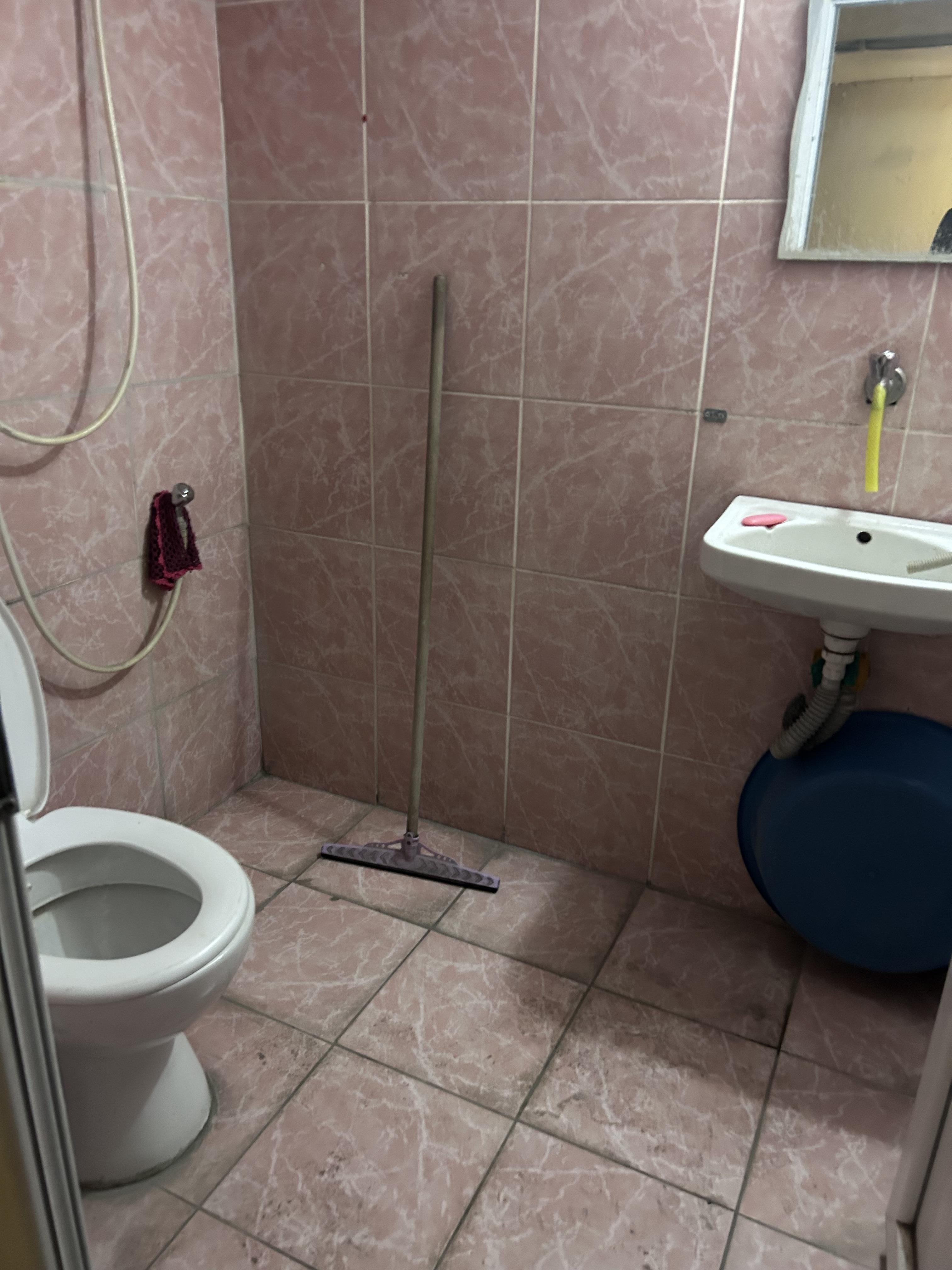 Antalya yeşil sanayide 175 metre kiralık dükkan