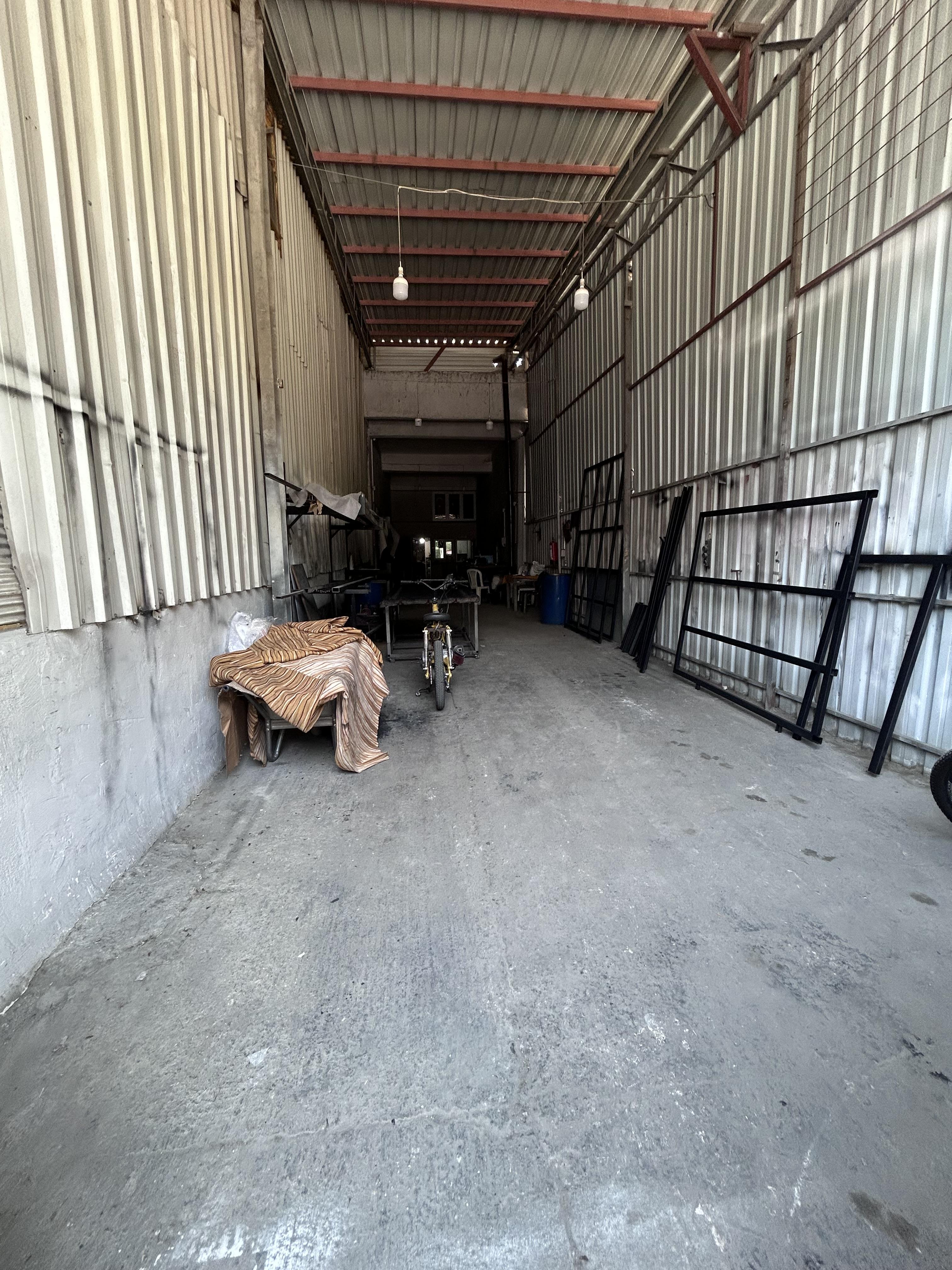 Antalya yeşil sanayide 175 metre kiralık dükkan